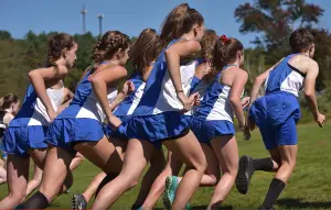 cross country team attacking the course